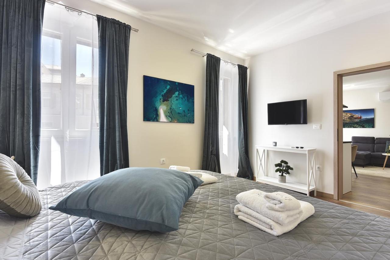 D&A Central Luxury Apartments With Free Parking プーラ エクステリア 写真