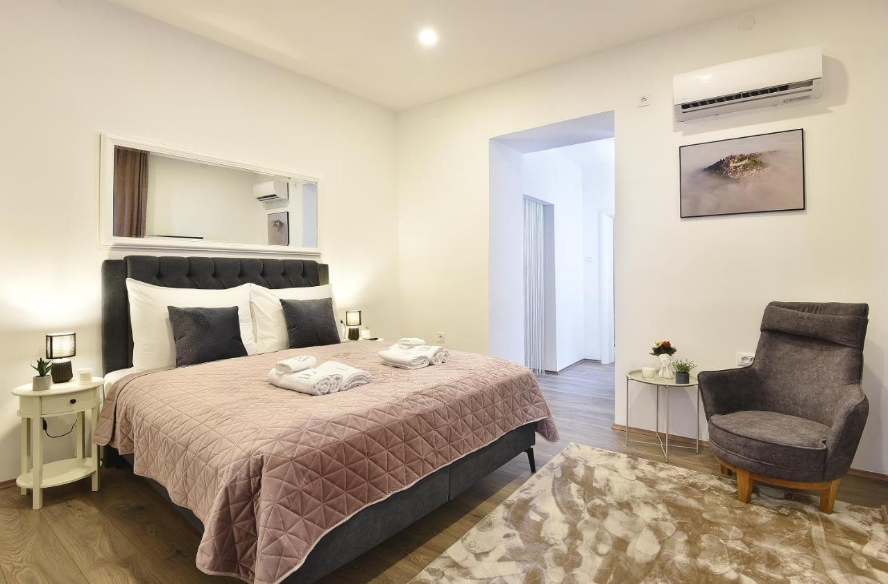 D&A Central Luxury Apartments With Free Parking プーラ エクステリア 写真