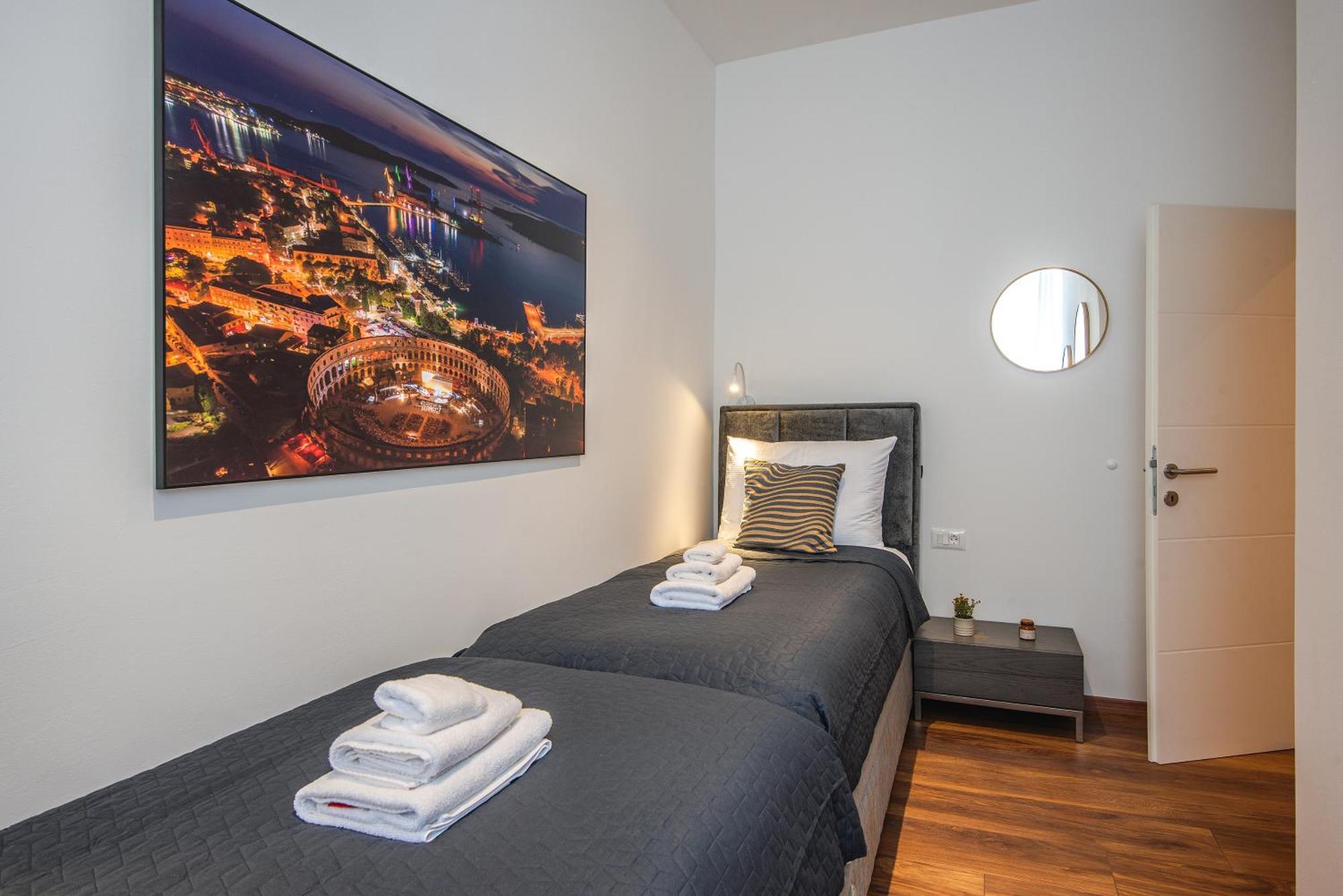D&A Central Luxury Apartments With Free Parking プーラ エクステリア 写真